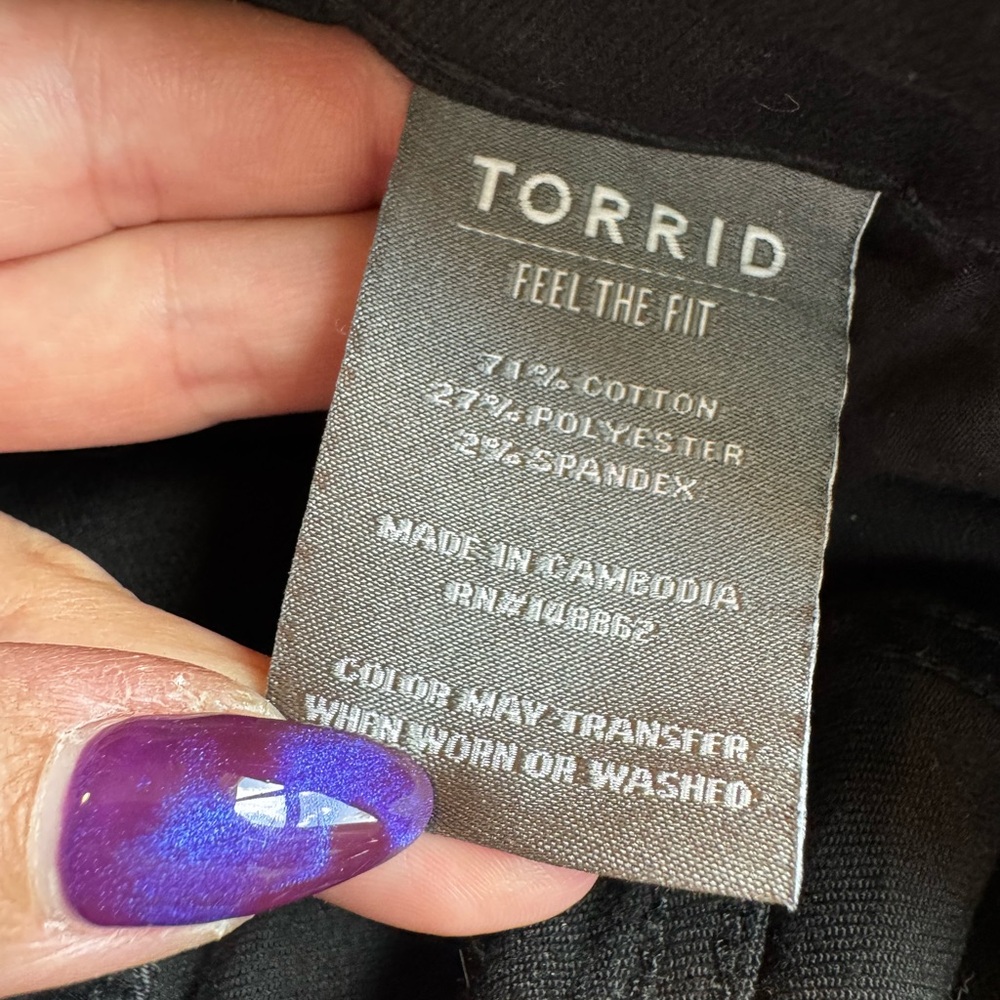 Torrid bundle 2) shorts Black and Blue Jean Shorts black raw hemline size 18 - Picture 10 of 10